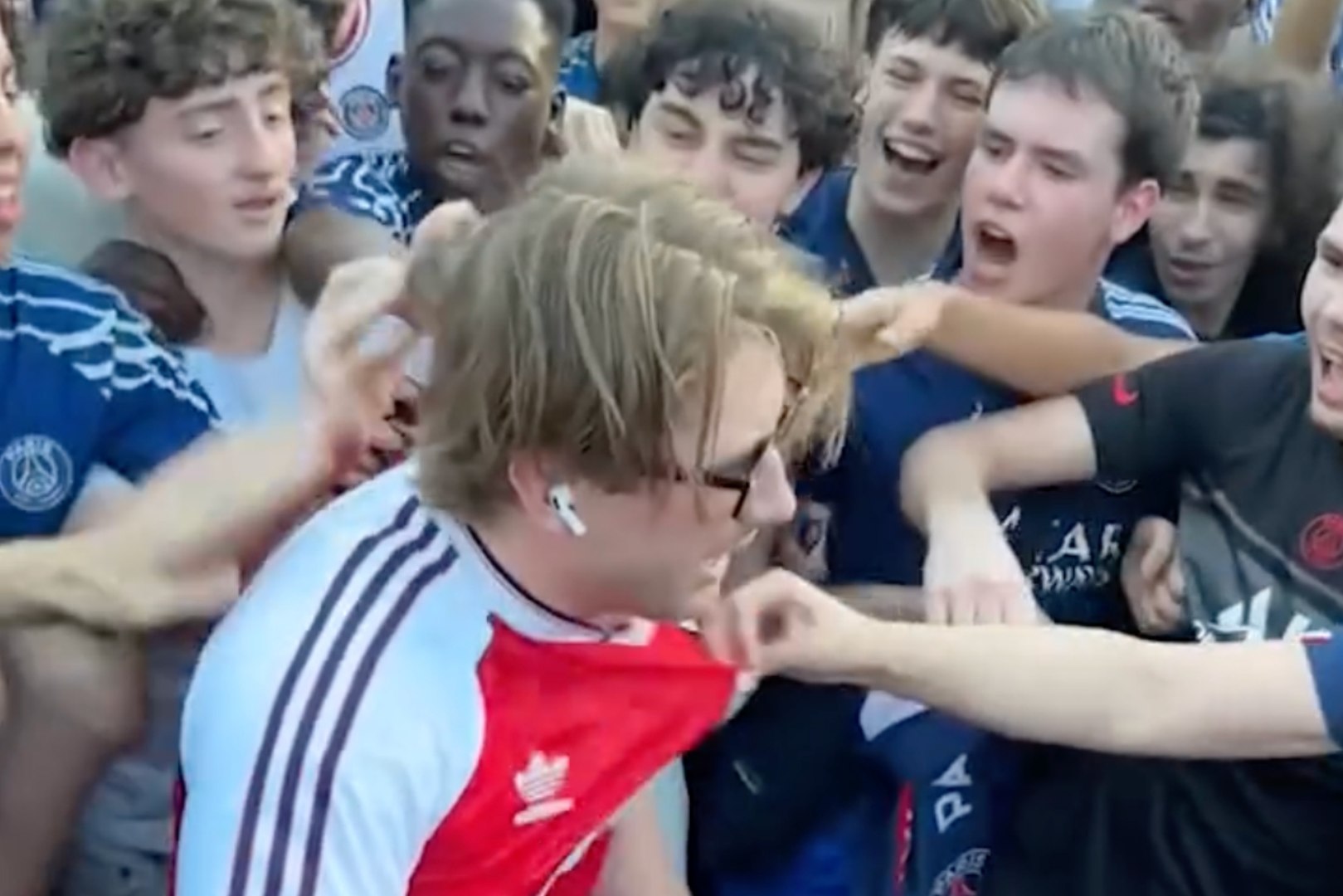 PSG Fans Condemned After Harassing Arsenal Supporters During Champions League Celebrations
